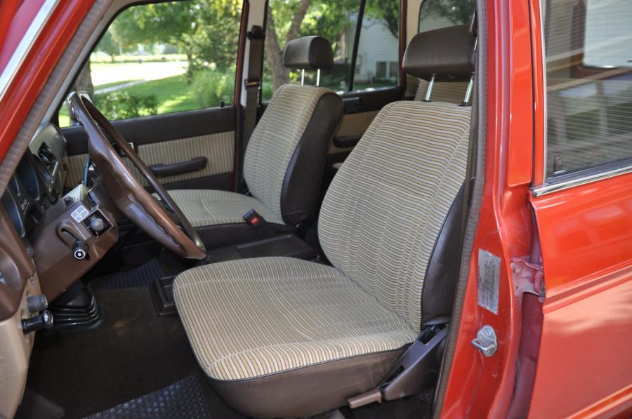 Интерьер Toyota Land Cruiser 60 (FJ60) 1984 года  (NA) (фото 108 из 251)